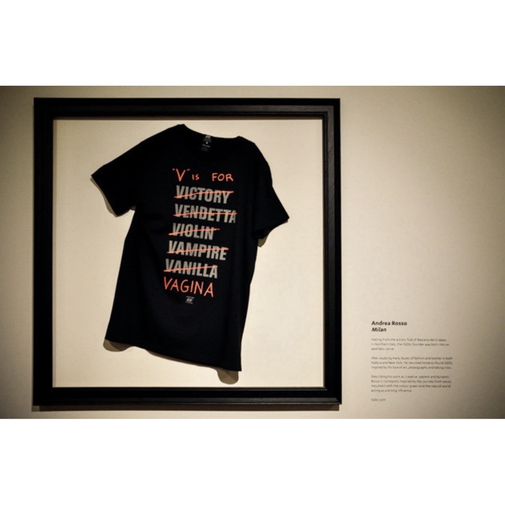 Size Large - 55DSL Diesel  V Is For Black T Shirt Vintage Rare